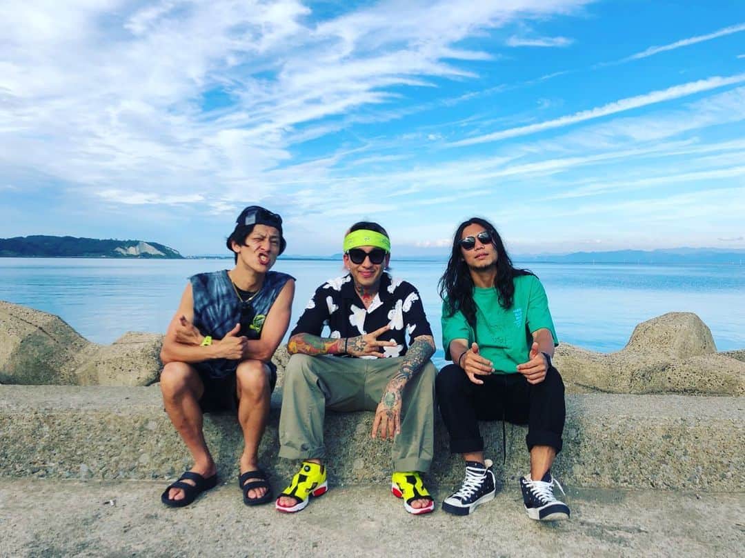 Bunta のインスタグラム：「@ozrosaurus_official 🔥🔥🔥 楽器チーム集結 in 男鹿👹 ＃ozrosaurus #yamaarashi #crystallake #totalfat」