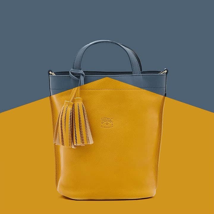 イルビゾンテのインスタグラム：「Bucket obsession! Small, cute and still so roomy! ☆ #ILBISONTE」