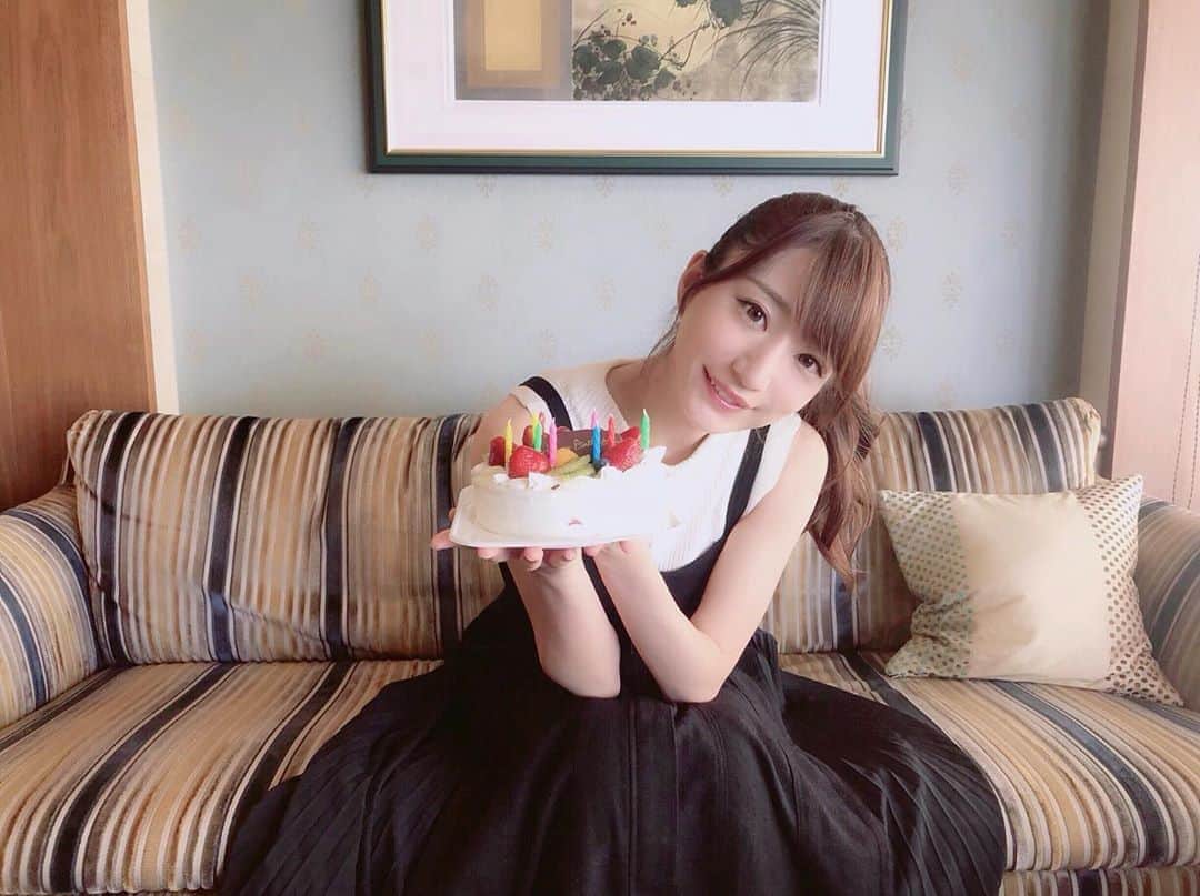 池田愛恵里さんのインスタグラム写真 - (池田愛恵里Instagram)「29歳。 お祝いのメッセージくださった方、昨日声をかけてくださった方、ありがとうございます！！ おかげさまで充実した1年でした。  これからもよろしくお願いします😊✨」7月29日 22時29分 - ikeda_aeri