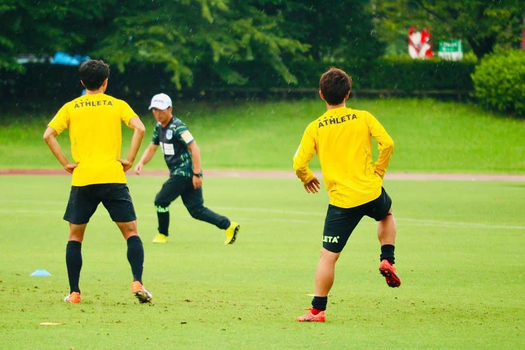 栃木SCさんのインスタグラム写真 - (栃木SCInstagram)「． ＼ #TRAINING ⚽️ 2019.07.29 ／ トレーニング中に後ろ姿が似ているふたりを発見しました📷 皆さんは後ろ姿でどの選手か分かりますか…🤔⁉️ ． ． #栃木SC #tochigisc #jleague #Jリーグ #jリーグ好きな人と繋がりたい #広報カメラ #宇都宮市 #河内総合運動公園 #⚽️ #宇都宮 #instalike #instadaily #photo #follow #fight #サッカー」7月29日 22時58分 - tochigisc_official