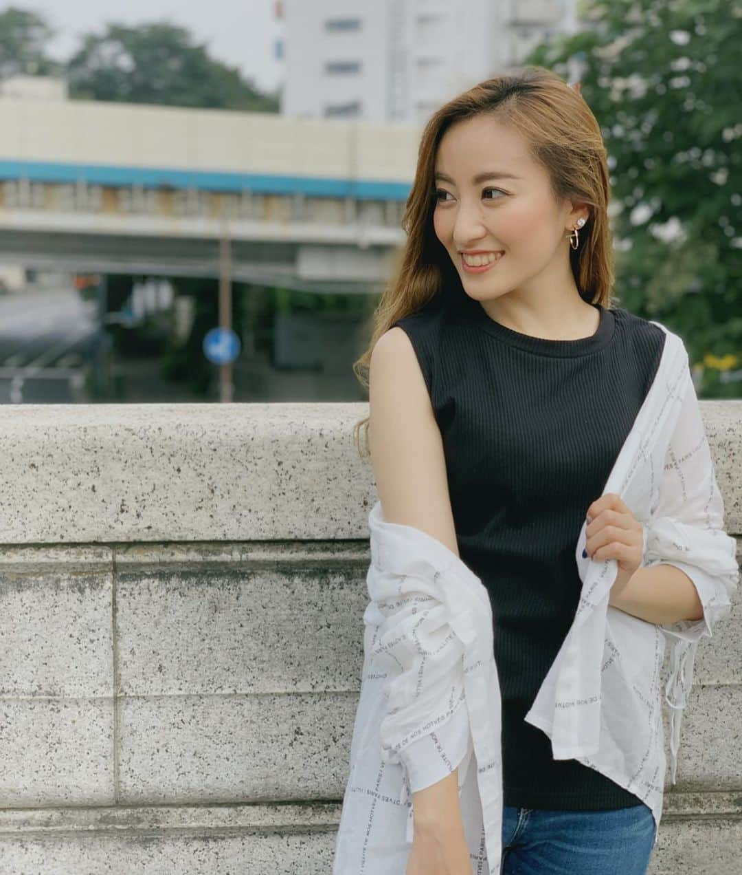 福野来夢さんのインスタグラム写真 - (福野来夢Instagram)「遂に関東も梅雨明け☀︎ でもさ、夏がもう1ヶ月しかないじゃない？ だからさ、梅雨が明けるとさ、あーもう夏が終わる。 って思ってしまうのよね笑 . お洋服は最近お友達が始めたECショップ @estela_select の♡ この時期冷房が強いところが多くて冷え性な私は 羽織るシャツ必須！笑 袖の遊びも可愛いし、柔らかい生地で透け感もあるからこの時期も👍 他にも可愛いお洋服たくさんあるから見てみてねっ。 . #ぺろりんのお洋服も #かわゆ #おろしたて  #次の投稿でご紹介  #estela #selectshop #セレクトショップ #import  #インポート #海外インポート #ファッション #通販 #韓国ファッション #韓国ファッションコーデ #code #ootd #cordinate」7月29日 23時06分 - rappy217