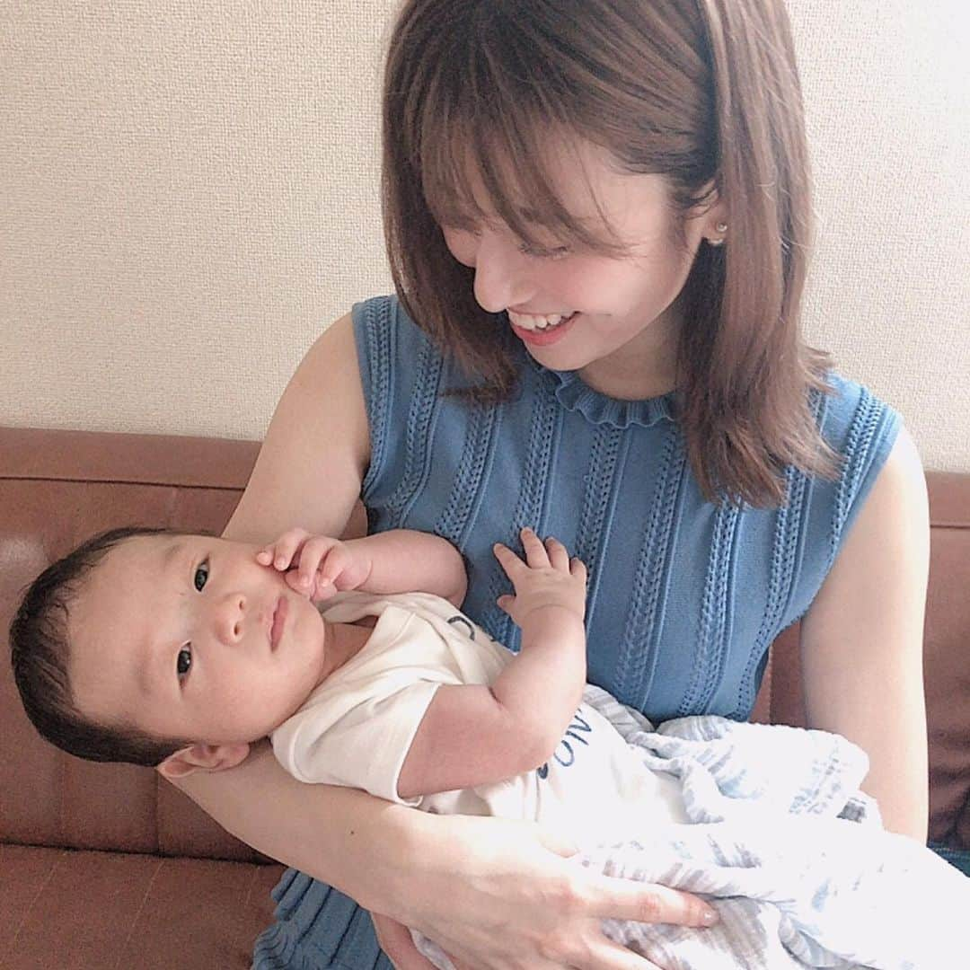 黒坂優香子さんのインスタグラム写真 - (黒坂優香子Instagram)「♡ ・ ・ この間ママになったいくぴとbabyに会いに♡ ・ ・ 可愛いすぎた…😭💕 永遠に抱っこしてたかった…！！ ・ そしてお母さんって本当に偉大だなぁと改めて思った…。 赤ちゃんが出来るって本当に神秘的な事だし、出産って本当に壮絶だと思う。 全国のお母さん、すごい！！ ・ ・ 昔から赤ちゃんとか子供が好きなんだけど、お友達の子供ってまた特別可愛いんだよなぁ😭💗 もうすでにイケメンだから、小学生くらいで彼女できちゃうのかなぁとか考えて切なくなってた← ・ プレゼントも似合いすぎてて可愛すぎて悶絶でした🤤💕 ・ ・ いくぴ出産お疲れ様💗 ・ ・ #可愛すぎた #きゅん #張り切ってカメラ持っていったのに #夢中になりすぎてカメラの存在忘れてた #無念 #うるるも何気に初めまして！ #可愛かったなぁ」7月29日 23時01分 - yukakokurosaka0606