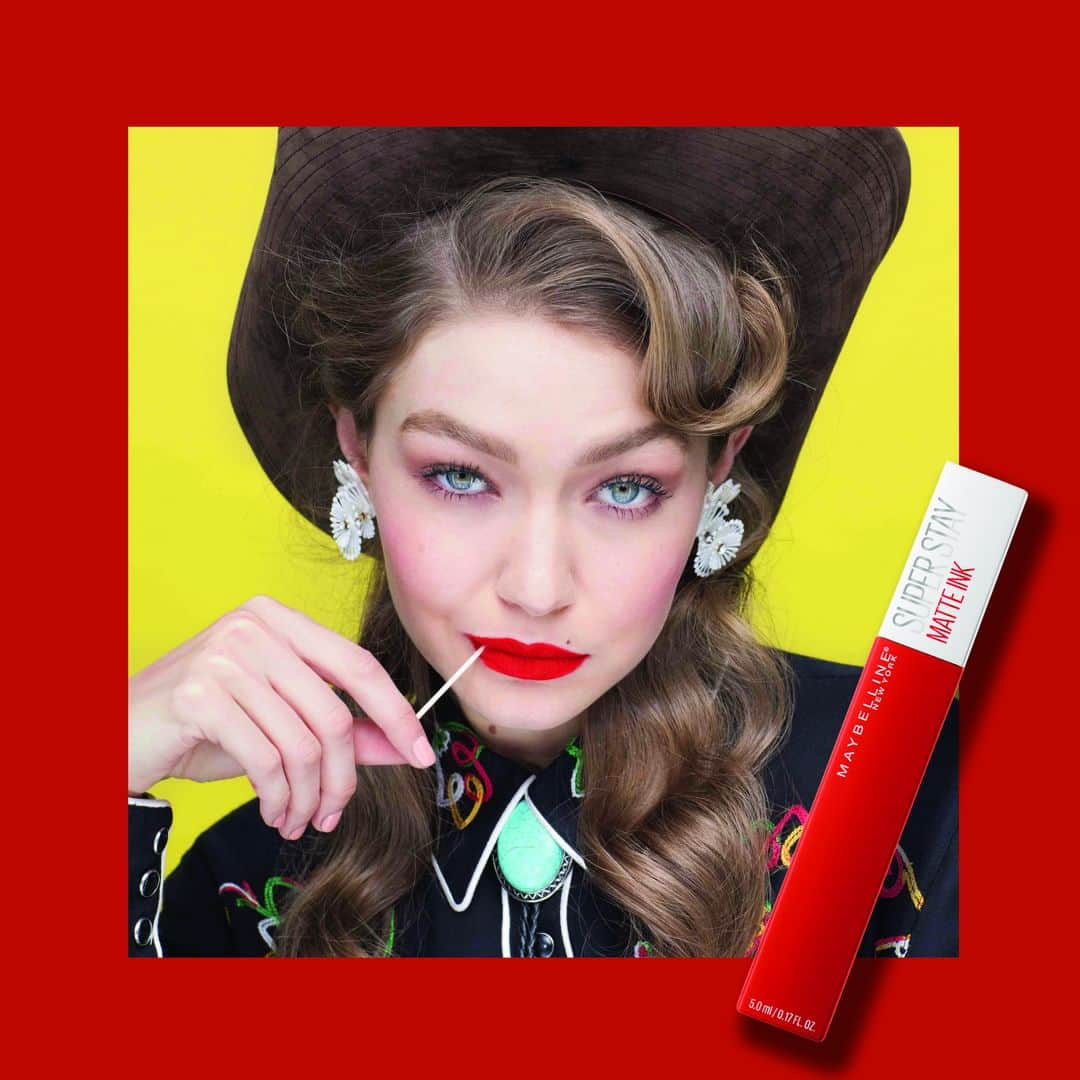 Maybelline New Yorkさんのインスタグラム写真 - (Maybelline New YorkInstagram)「@gigihadid's #1: 'dancer' 💃 from the #superstaymatteink city edition collection. This cool pop of red is always there for you when you need to feel your fiercest! #mnyitlook #nationallipstickday」7月29日 23時14分 - maybelline