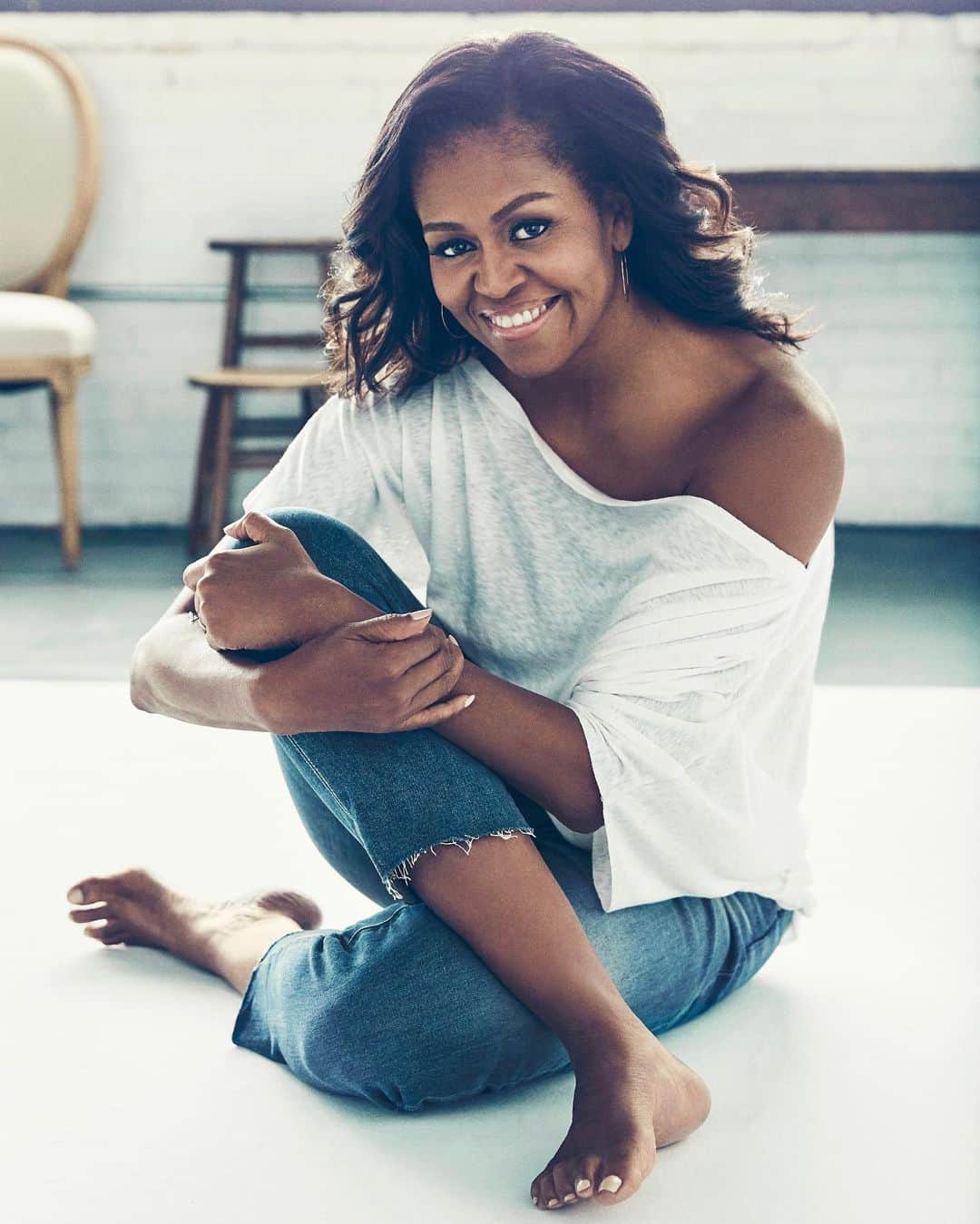 British Vogueさんのインスタグラム写真 - (British VogueInstagram)「“Whatever your background, it’s easy to feel connected to Mrs Obama. There’s something magical about the way in which she draws you in with her endearingly frank, down-to-earth personality.” As First Lady of the United States, @MichelleObama forged a path as the nation’s mother-in-chief – and became a style icon in the process. Now, freed from White House protocol, she’s loosening up, but still dispensing immaculate advice. In a rare interview, she talks motherhood and maturity with #BritishVogue’s guest editor HRH The Duchess of Sussex @SussexRoyal. Read the full piece from the September 2019 issue via the link in bio.  #MichelleObama photographed by @MillerMobley.」7月29日 23時16分 - britishvogue