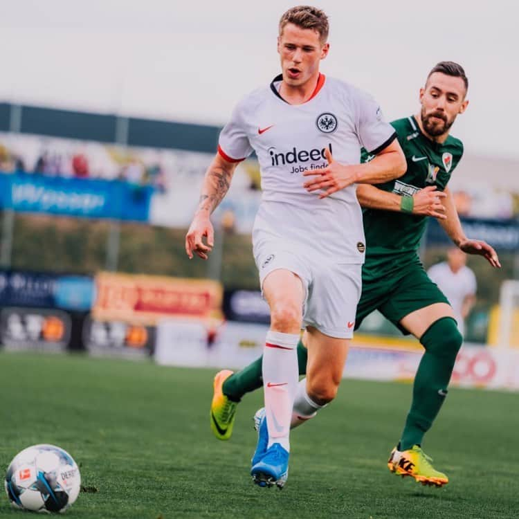 エリック・ドゥルムさんのインスタグラム写真 - (エリック・ドゥルムInstagram)「Guter Test gestern 🦅  #eintrachtfrankfurt #trainingslager #preseason  @eintrachtfrankfurt」7月29日 23時32分 - _erik37durm