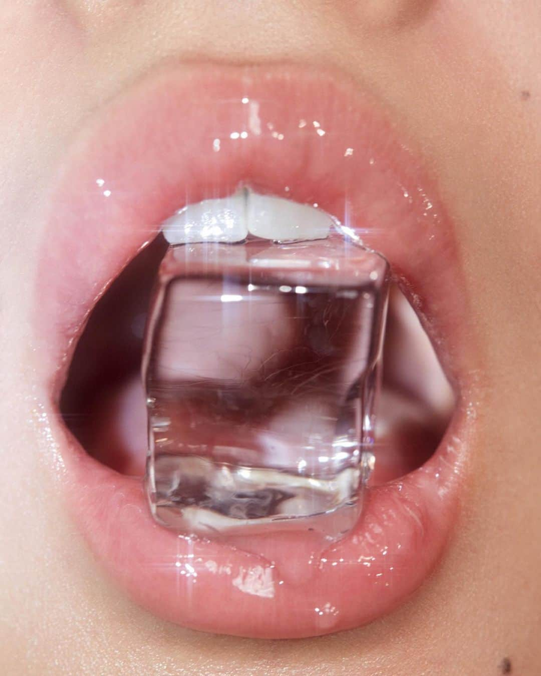 Glossierさんのインスタグラム写真 - (GlossierInstagram)「Lip Gloss in Clear... crystal clear 💎」7月29日 23時27分 - glossier