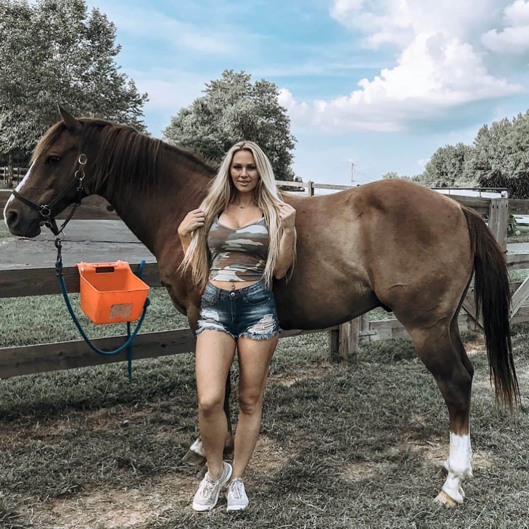 Kindly Myersさんのインスタグラム写真 - (Kindly MyersInstagram)「Cowboy... he is a lot like me... a free spirit. He is also basically a sour patch kid.」7月29日 23時33分 - kindlymyers