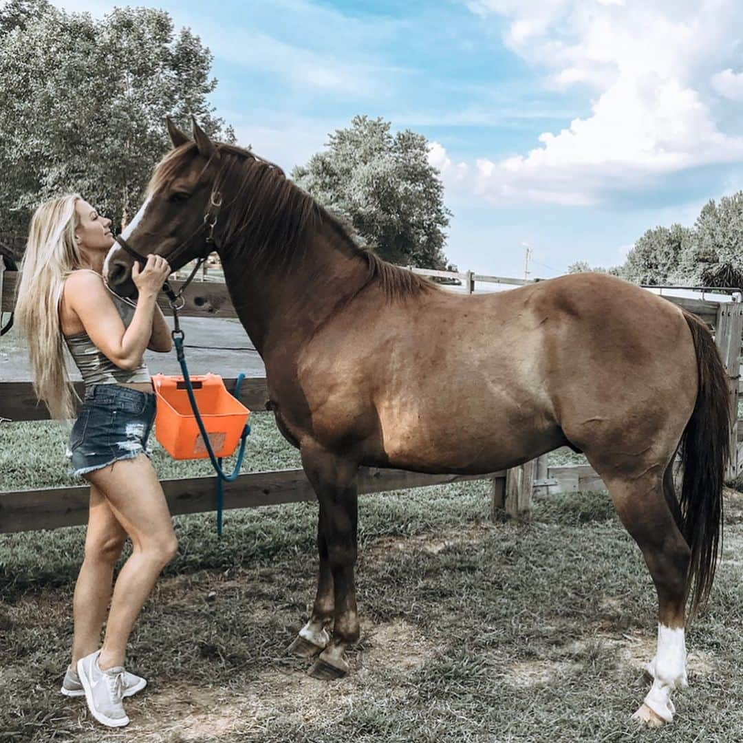 Kindly Myersさんのインスタグラム写真 - (Kindly MyersInstagram)「Cowboy... he is a lot like me... a free spirit. He is also basically a sour patch kid.」7月29日 23時33分 - kindlymyers