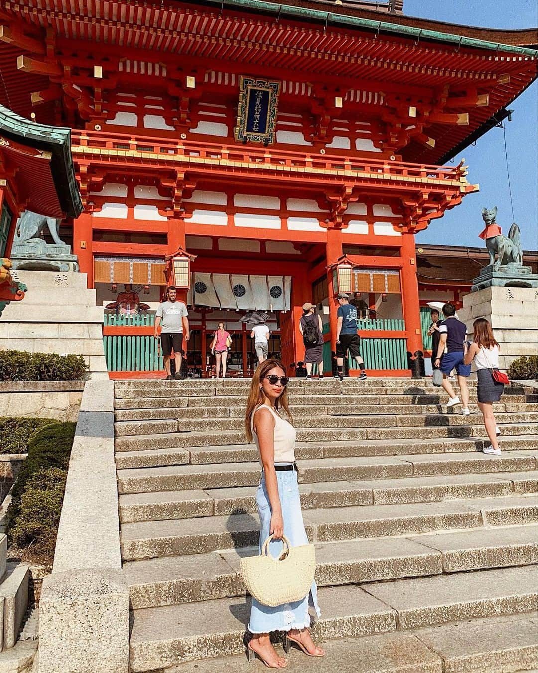 Airi Shibuyaのインスタグラム：「一年半ぶりの京都⛩✨ . 朝からたくさん回ってヘトヘトで やっと今からごはん🤤🤤 . . 明日明後日は大阪🐙❤️ たのしみだなー🥰 . #kyoto#japan#京都#伏見稲荷大社#夏休み」