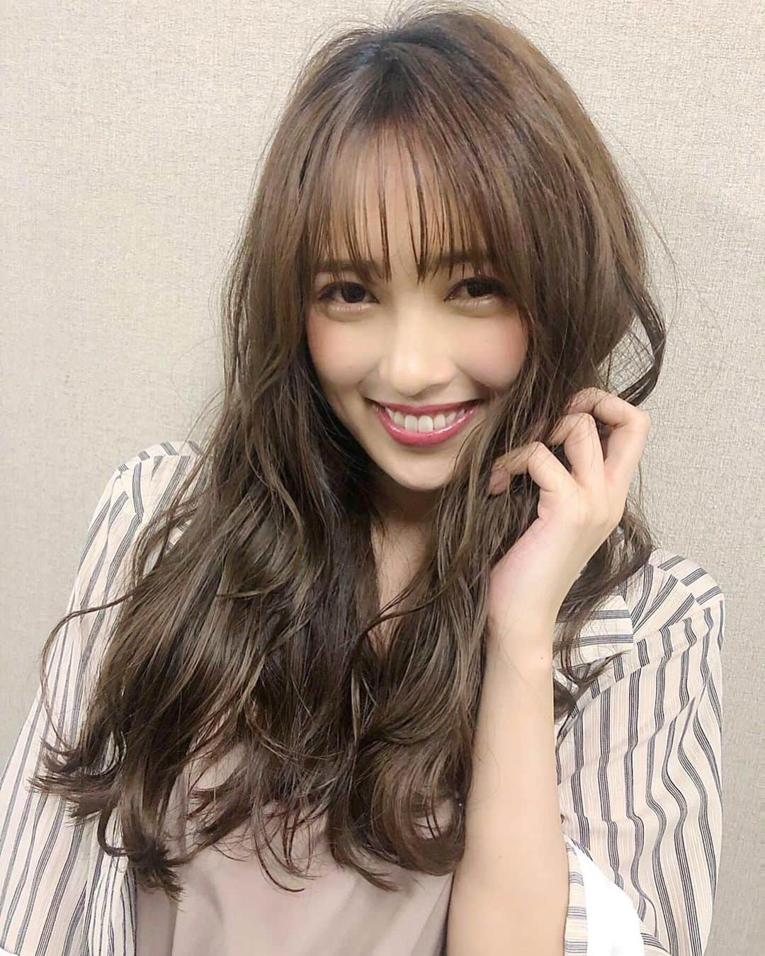 宮内理沙さんのインスタグラム写真 - (宮内理沙Instagram)「シブスタ2019ありがとうございました✨ 初参加だったので少し緊張していたけれど当日は凄く楽しめました😊❤︎ . ゆる巻きでした📸🎀 . そしてインスタライブもありがとうございました🥰 今日もまなちゃんとしちゃった(*^◯^*) いつも急にしてしまうけど沢山コメントもらえて嬉しかったです☺️ 全部読めなくてごめんなさい🥺 また近々しますね‥🙏✨ . #シブスタ #roomys」7月29日 23時39分 - risa_miyauchi