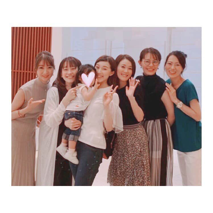 風凛水花さんのインスタグラム写真 - (風凛水花Instagram)「大好きなりなさんのお誕生日会へ参加させて頂きました😊💓💓💓昔から美しくて、優しくて、面白いりなさん😍❤️❤️❤️❤️ 本当に本当にお世話になっています😭💓💓💓 素敵な一年をお過ごし下さい(´∀｀)❣️❣️ 久しぶりにお会いできた素敵すぎる皆様☺️💓💓💓 とっても楽しいパーティーでした(´∀｀)❤️❤️❤️ #月組 #大好き❤️ #ハッピーバースデー」7月29日 23時51分 - furimizuka