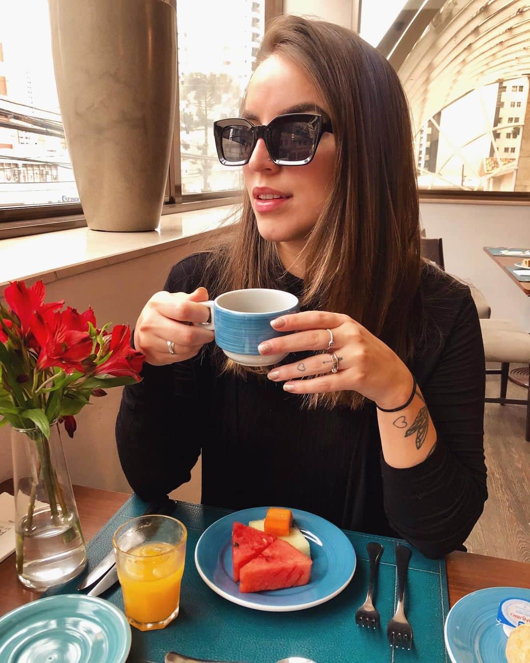 のインスタグラム：「Breakfast na minha segunda casa em Curitiba ❤️ @fourpointsbysheratoncwb melhor estadia ever 💃🏻」