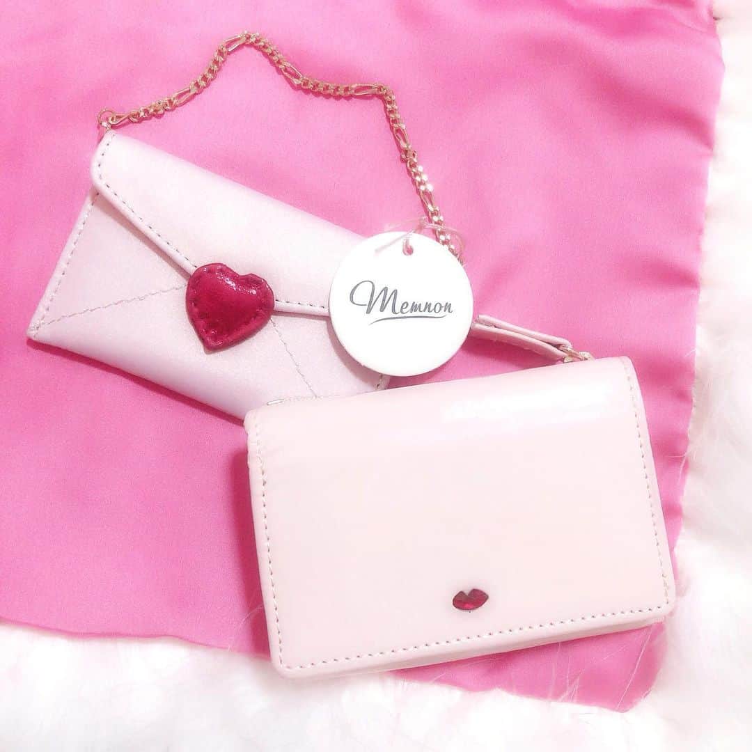 胡桃兎愛のインスタグラム：「mini case and mini wallet💋💕」