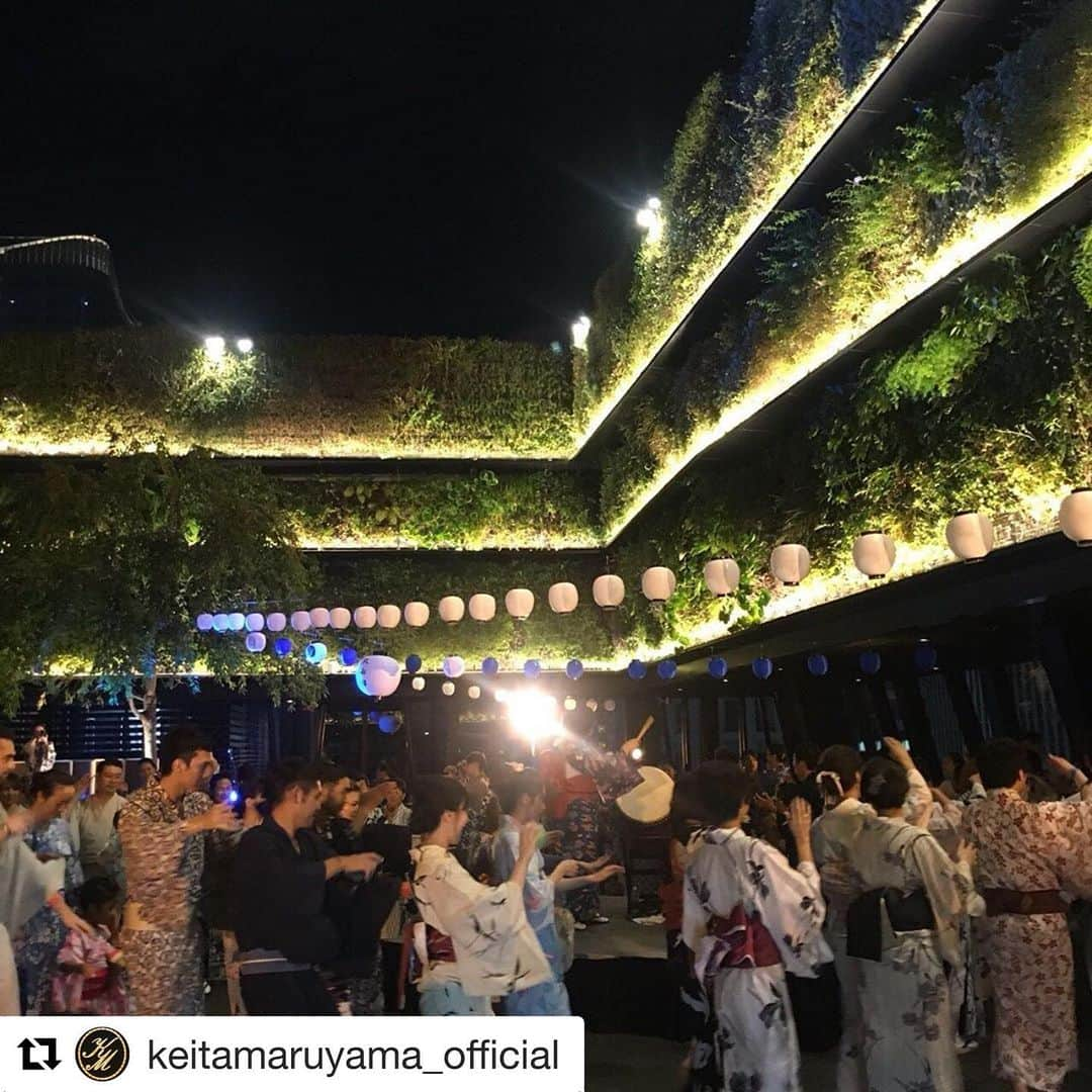 丸山敬太さんのインスタグラム写真 - (丸山敬太Instagram)「いよいよ今週末です。  #Repost @keitamaruyama_official (@get_repost) ・・・ — NEWS— . 今年で第5弾を迎える ケイタマルヤマがお届けする 大人のおしゃれな夏の風物詩、 ”おしゃれ盆踊り”を東急プラザ銀座屋上 「WHITE&SKY -POOLSIDE BEER GARDEN-」にて開催いたします！ . 日時:8月3日(土)18:00-23:00 会場: 東急プラザ銀座屋上「WHITE&SKY -POOLSIDE BEER GARDEN-」 入場料:4,000(*事前予約は¥3,500)  2 ドリンク+1 フードチケット付き ※出入り自由 . ゲスト:野宮真貴,MEGUMI, 沖野修也, マドモアゼル・ユリア, 奈良裕也, GO AKIMOTO, RIHITO, ... and more! . 事前予約の場合は下記アドレスまで①氏名②人数を明記の上、 8月2日までにメールをお送 りください。 tca@transit-web.com . ※事前に迷惑フィルターの解除等をお願いします。 . おしゃれ盆踊りについてのお問い合わせは、同アドレスにご連絡ください。 . . ★丸山邸限定キャンペーン セール品を含め税込5万円以上の商品をお買い求め頂きましたお客様に〈浴衣〉・〈巾着〉を10%offさせていただくチケットをプレゼントしております。 . . #keitamaruyama #おしゃれ盆踊り #盆踊り #おしゃれ #夏 #event #japan #浴衣 #祭り #ケイタマルヤマ」7月29日 23時57分 - keitamaruyama