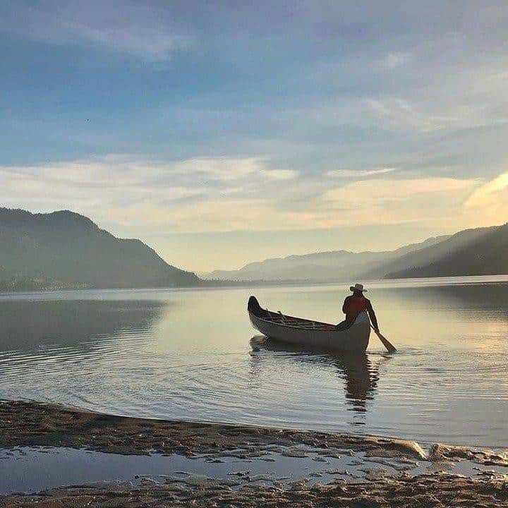 Explore Canadaさんのインスタグラム写真 - (Explore CanadaInstagram)「⁠ Serene moments on the South Thompson River.⁠ .⁠ Tour the traditional waters of the Secwepemcuu'l'ecw (Shuswap Nation) and immerse yourself in the history of the Nation's Indigenous Peoples. Paddle in a canoe with a local Knowledge Keeper and listen to stories passed down from generations. Indulge in a salmon meal post-journey at Quaoout Lodge to wrap up the day. Check @moccasintrails for details.⠀⁠ ⁠ 📷: @moccasintrails⁠ 📍: @hellobc⁠ ⁠ #ExploreCanda #ExploreBC #ThompsonOkanagan #IndigenousCanada #IndigenousBC #MoccasinTrails⠀⁠」7月30日 0時00分 - explorecanada