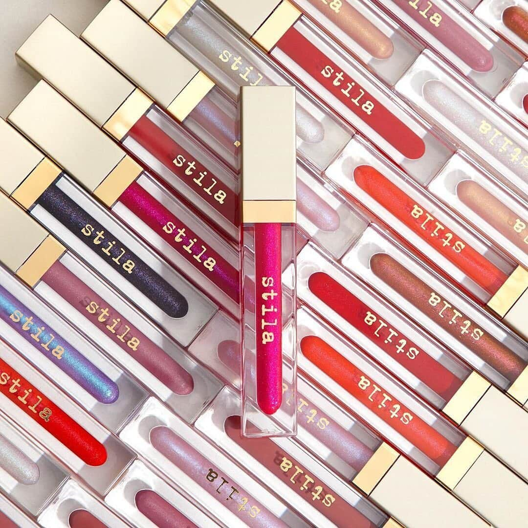 Stila Cosmeticsさんのインスタグラム写真 - (Stila CosmeticsInstagram)「TIME TO BOSS UP FOR #nationallipstickday 💋💄💋💄💋 What makes our lip gloss the boss? Hyaluronic filling spheres add volume to lips WITHOUT the sting, fixing any fine lines for ultimate shine 🙌  What's your favorite lip shade to rock? 😘  #kisskiss #stilacosmetics #lipstick #lipgloss #glossboss」7月30日 0時04分 - stilacosmetics