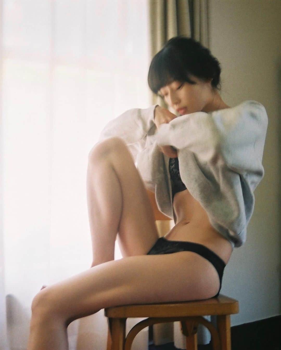 中尾有伽さんのインスタグラム写真 - (中尾有伽Instagram)「. フォトグラファー・ヘアメイク・モデル 3人とも96年生まれ！！ .  #my #favorite #photo #model #actress #ravijour #hair #make #fashion #lingerie #japan #girl #japanesegirl」7月30日 0時24分 - yuuka_nakao