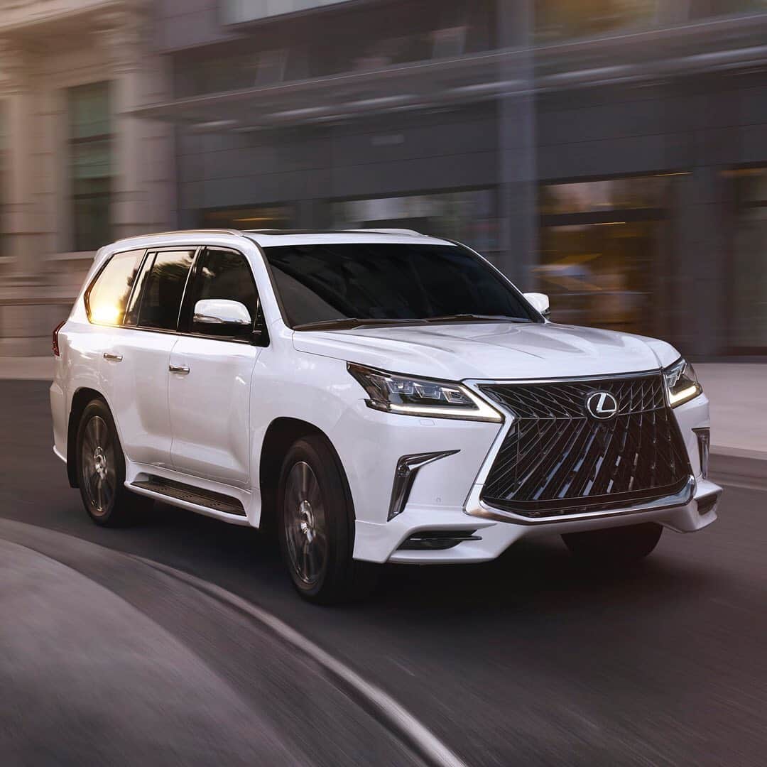 Lexus USAのインスタグラム：「Expressively stylish and luxuriously versatile. Introducing the all-new Sport Package of the 2020 #LexusLX. Link in bio to learn more.」