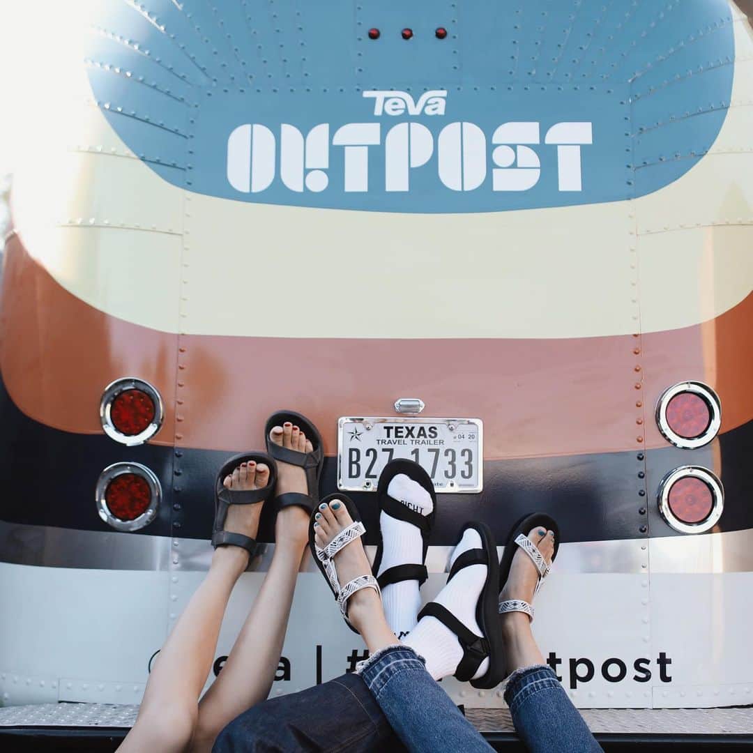 Tevaさんのインスタグラム写真 - (TevaInstagram)「Signs of a successful fest season: 1. Can’t physically stand anymore. 2. No voice. 3. Zero phone battery. Thanks for the fun, @mopopfestival! #TevaOutpost 📸: @natalieoffduty」7月30日 0時27分 - teva