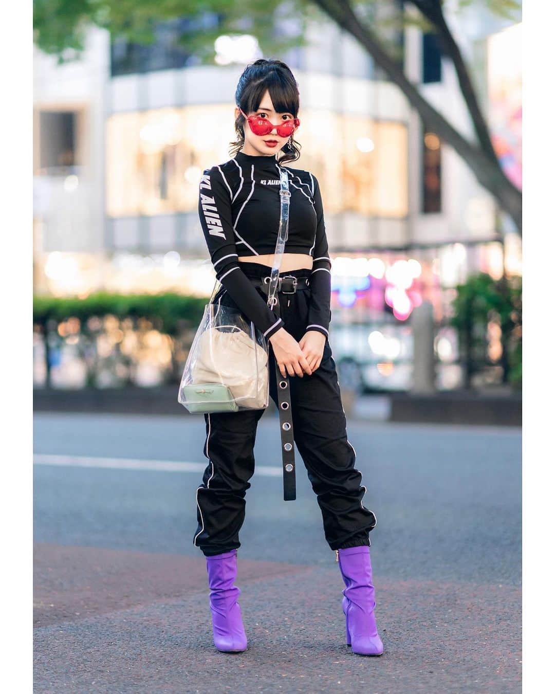 Harajuku Japanさんのインスタグラム写真 - (Harajuku JapanInstagram)「19-year-old aspiring Japanese idol Misuru (@meguharajuku) on the street in Harajuku wearing a KL Alien crop top with matching track pants tucked into purple heeled boots by Yello Japan, Vulgati sunglasses, and a clear WEGO Harajuku bag.」7月30日 0時28分 - tokyofashion