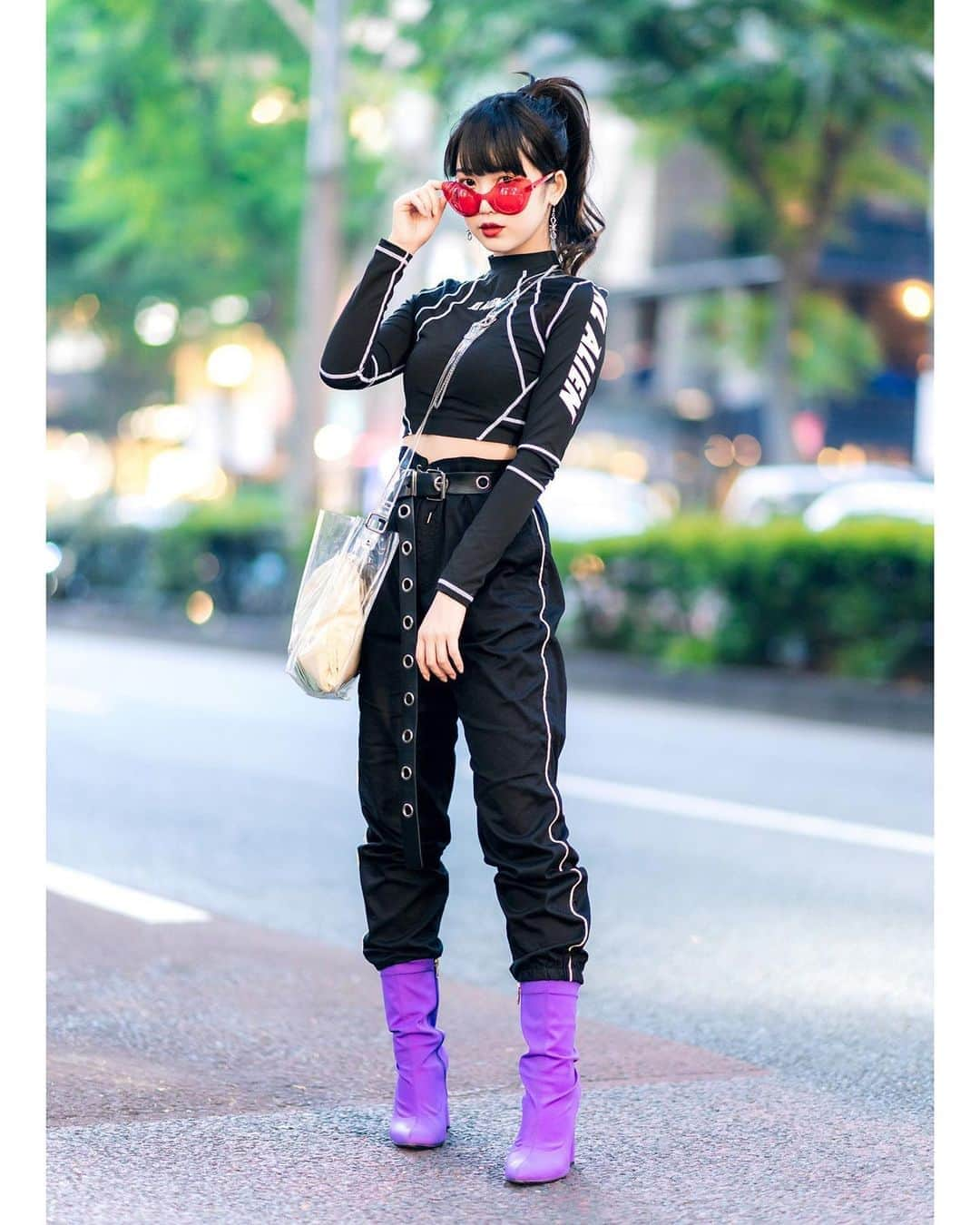 Harajuku Japanさんのインスタグラム写真 - (Harajuku JapanInstagram)「19-year-old aspiring Japanese idol Misuru (@meguharajuku) on the street in Harajuku wearing a KL Alien crop top with matching track pants tucked into purple heeled boots by Yello Japan, Vulgati sunglasses, and a clear WEGO Harajuku bag.」7月30日 0時28分 - tokyofashion