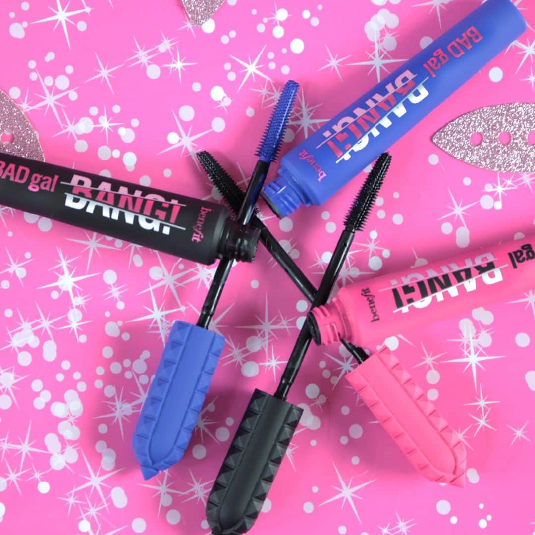Benefit Cosmetics UKさんのインスタグラム写真 - (Benefit Cosmetics UKInstagram)「Wishing you all a fabuLASH week with #NEW BADgal BANG! volumising mascara range! Available in jet black, limited edition PINK packaging (jet black shade) AND NEW brightening BLUE😍💙 #BADgalBang #outofthisworld #benefit #beauty #mascara . . . 📷 Image Description: All 3 BADgal BANG! volumising mascaras overlapping on a pink background with white stars surrounding them」7月30日 0時31分 - benefitcosmeticsuk