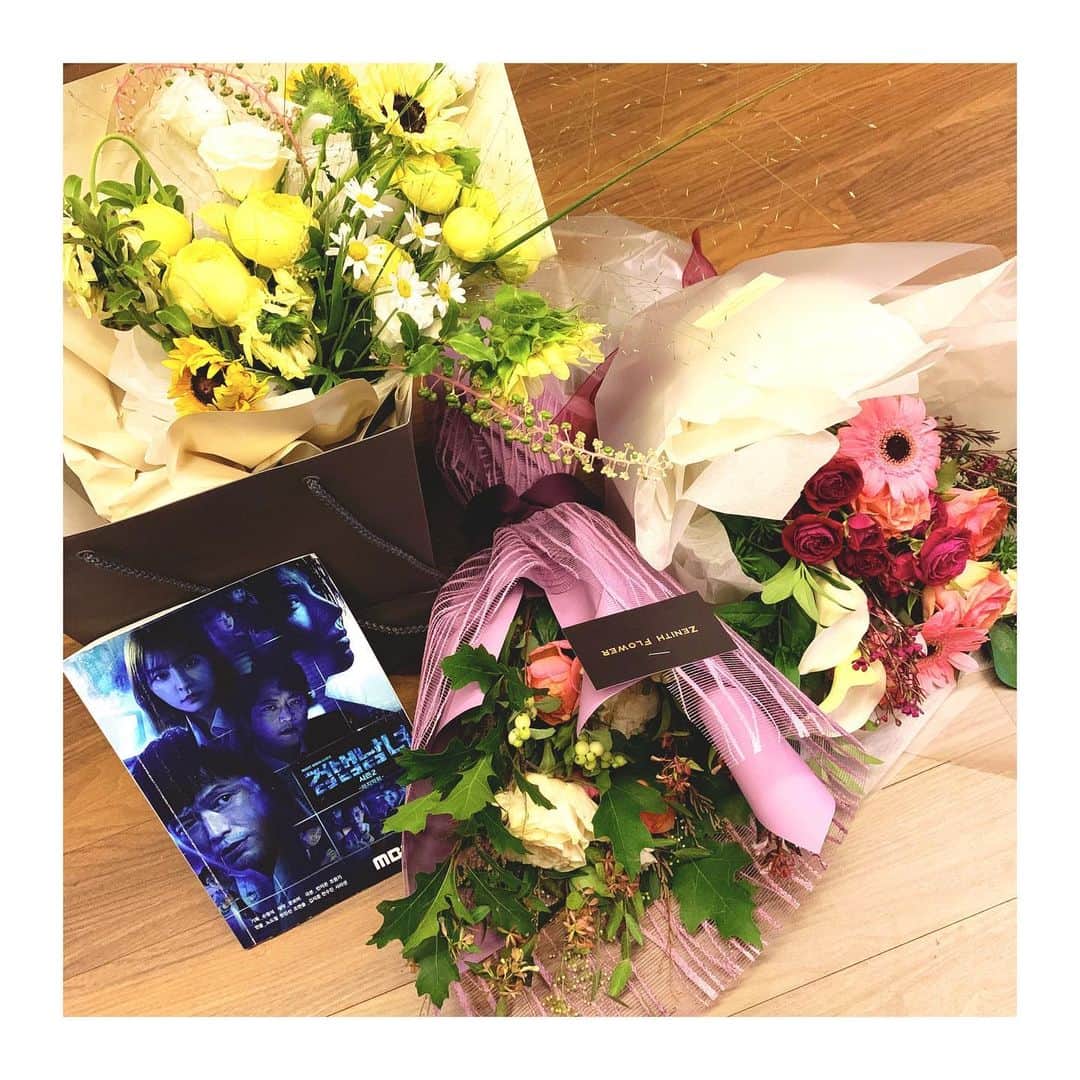 チョン・ユミさんのインスタグラム写真 - (チョン・ユミInstagram)「좋은 시간, 행복한 추억, 소중한 사람들.. 감사합니다.❤️ #검법남녀시즌2」7月30日 0時37分 - yum_yum