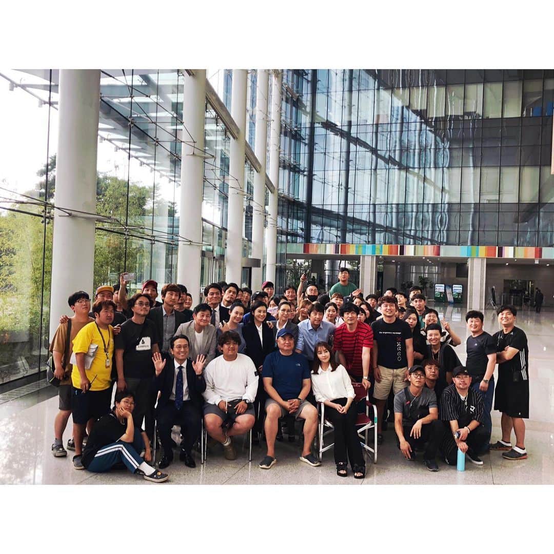 チョン・ユミのインスタグラム：「좋은 시간, 행복한 추억, 소중한 사람들.. 감사합니다.❤️ #검법남녀시즌2」