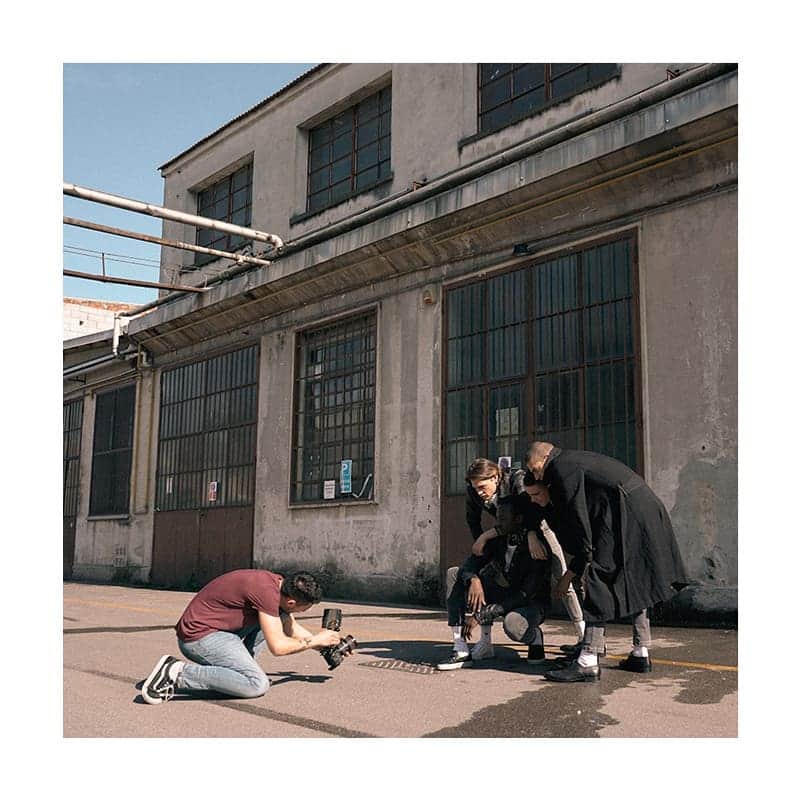 Entre Amis Officialさんのインスタグラム写真 - (Entre Amis OfficialInstagram)「Waiting for the new Entre Amis FW 19-20 campaign.  _ #EntreAmis #menswear #entreamisofficial #fashion #fw #campaign #adv #preview  #fw19 #collection #men #lifestyle #editorial #style」7月30日 0時46分 - entreamis_official
