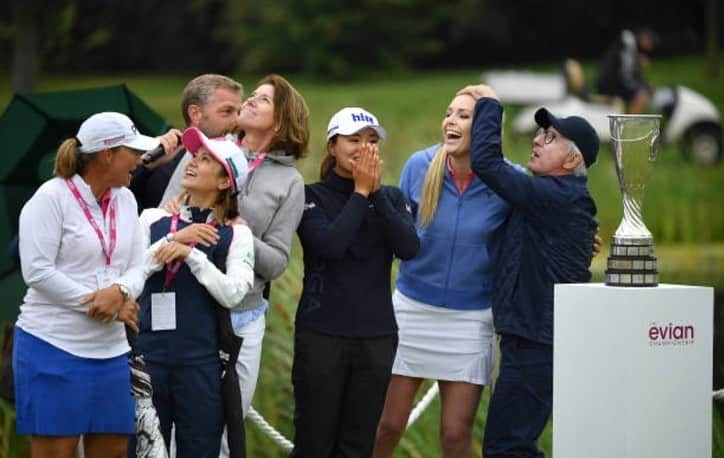 リンゼイ・ボンさんのインスタグラム写真 - (リンゼイ・ボンInstagram)「What a great weekend with @rolex at the @evianchamp @lpga_tour in France! So honored to give JY Ko @go_jinyoung_go the trophy for winning the tournament, the new #1 in the world!!! Also, HUGE congrats to Lorena Ochoa on being the FIRST EVER recipient of the “for a better tomorrow” award by for her philanthropic work in Mexico. She has helped over 5,000 kids through her school. It’s amazing to see the impact you have made after sport Lorena! You are a true inspiration! 🙏🏻❤️」7月30日 6時15分 - lindseyvonn