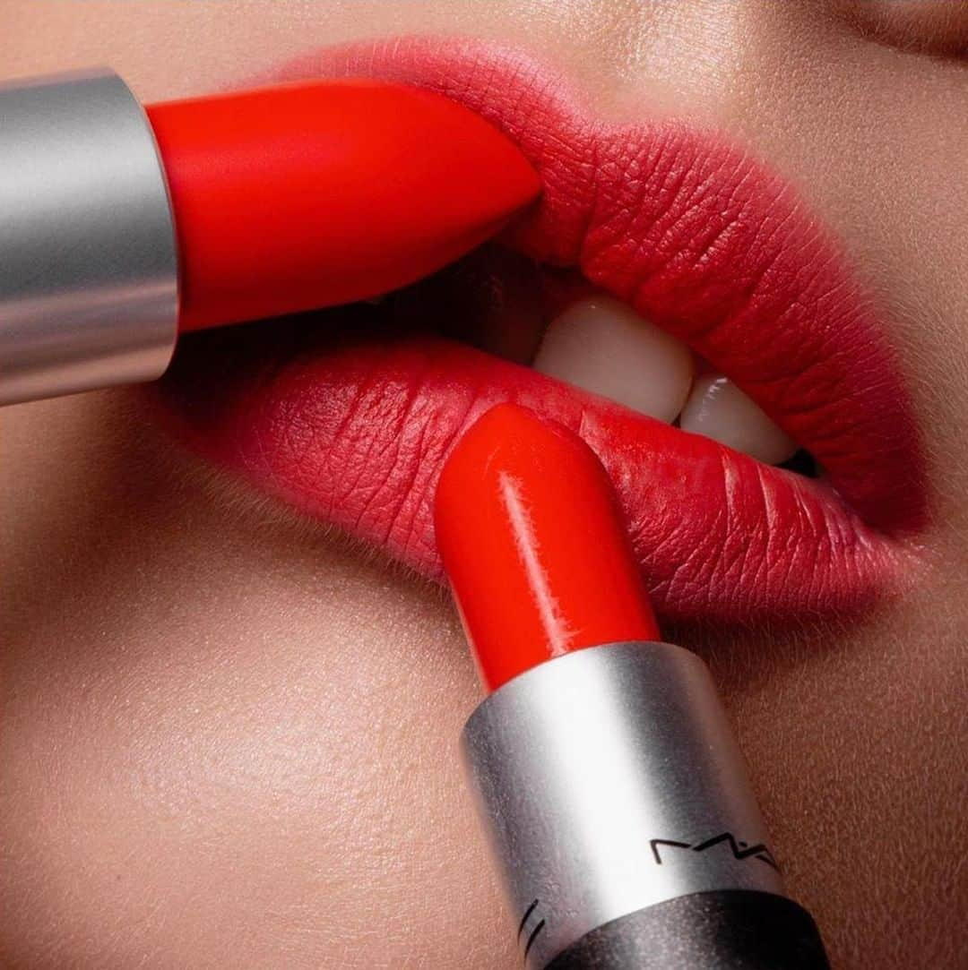 M•A•C Cosmetics Franceさんのインスタグラム写真 - (M•A•C Cosmetics FranceInstagram)「M·A·C - MINI MAC 💄  Saviez-vous qu'il existe de nouvelles couleurs de rouges à lèvres en format voyage ? Le lady Danger est disponible en format voyage, fera-t-il parti de votre trousse cet été ? ☀️ Crédit photo : MUA/Photo: @avoevodina @maccosmeticsrussia #maccosmetics #maccosmeticsfrance #minimac #macladydanger #maclipstick」7月30日 1時00分 - maccosmeticsfrance