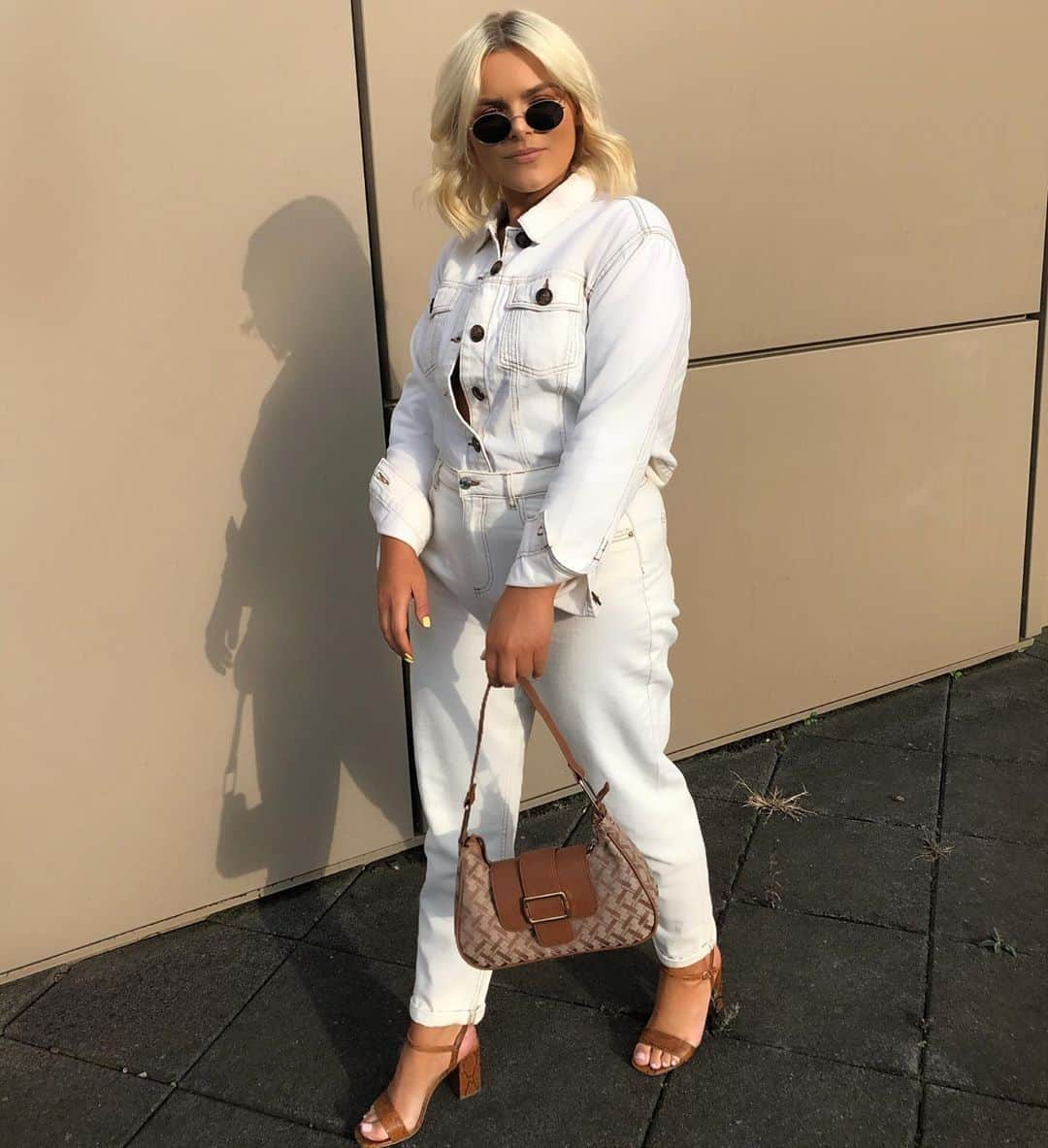 プリマークさんのインスタグラム写真 - (プリマークInstagram)「An ode to white denim with @emmakehoe 😍 Prices from £13/€15/$19 #Primark #fashion #fblogger」7月30日 1時00分 - primark