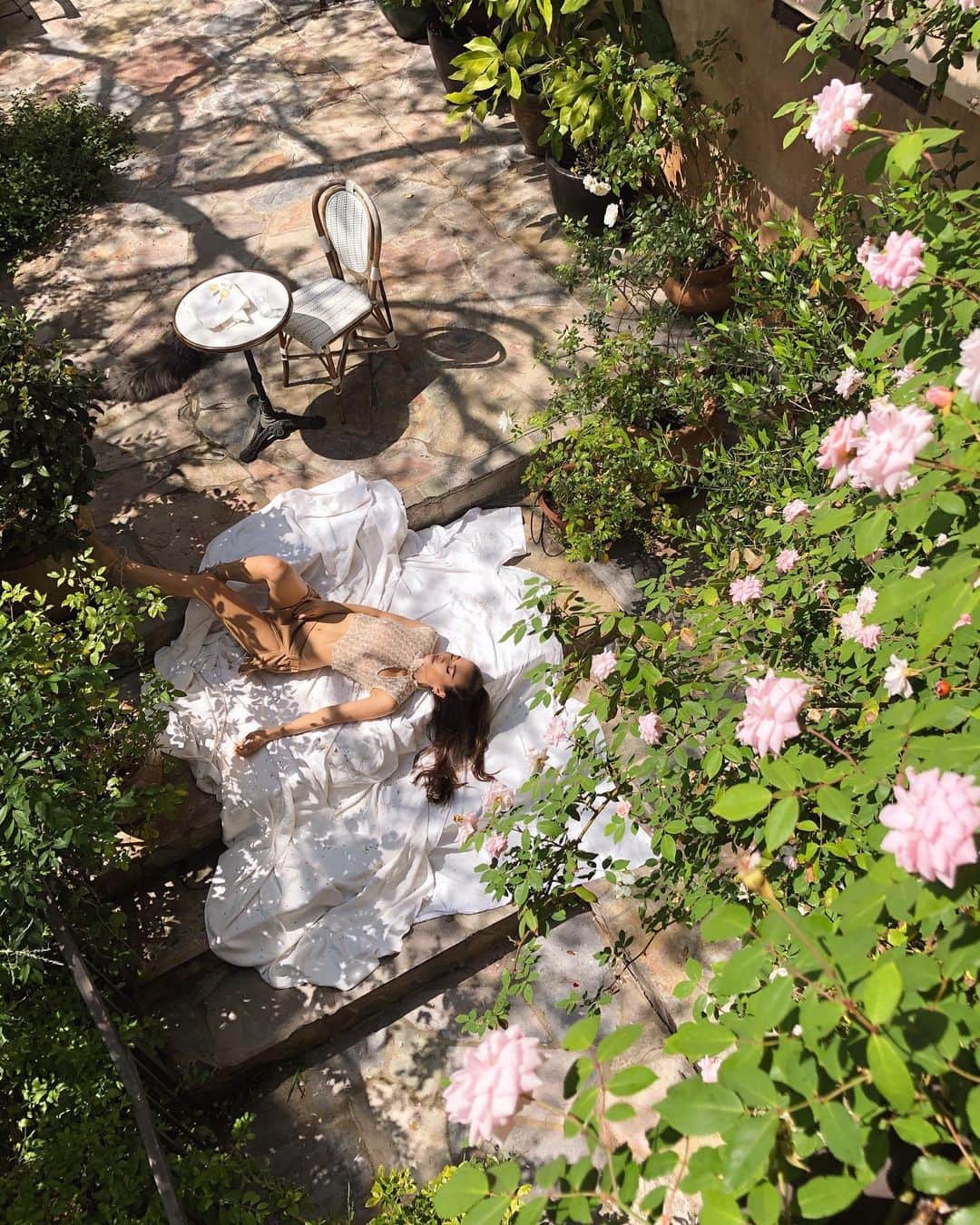 ルミ・ニーリーのインスタグラム：「🌸🌸🌸」