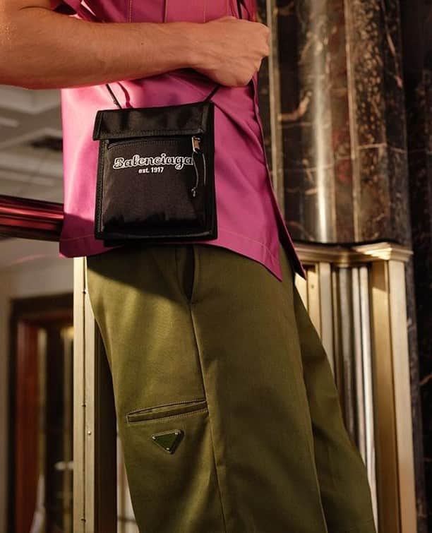 MR PORTERのインスタグラム：「⁠ New season, now. We're not wishing away the summer just yet, but we are looking ahead to some exciting new arrivals, which have landed on MR PORTER today.⁠ -⁠ 🛒 @balenciaga Messenger Bag (1154700), @prada Chino Shorts (1150675) and @siesmarjan Satin Shirt (1160230) available now via the link in bio. #MRPORTER」