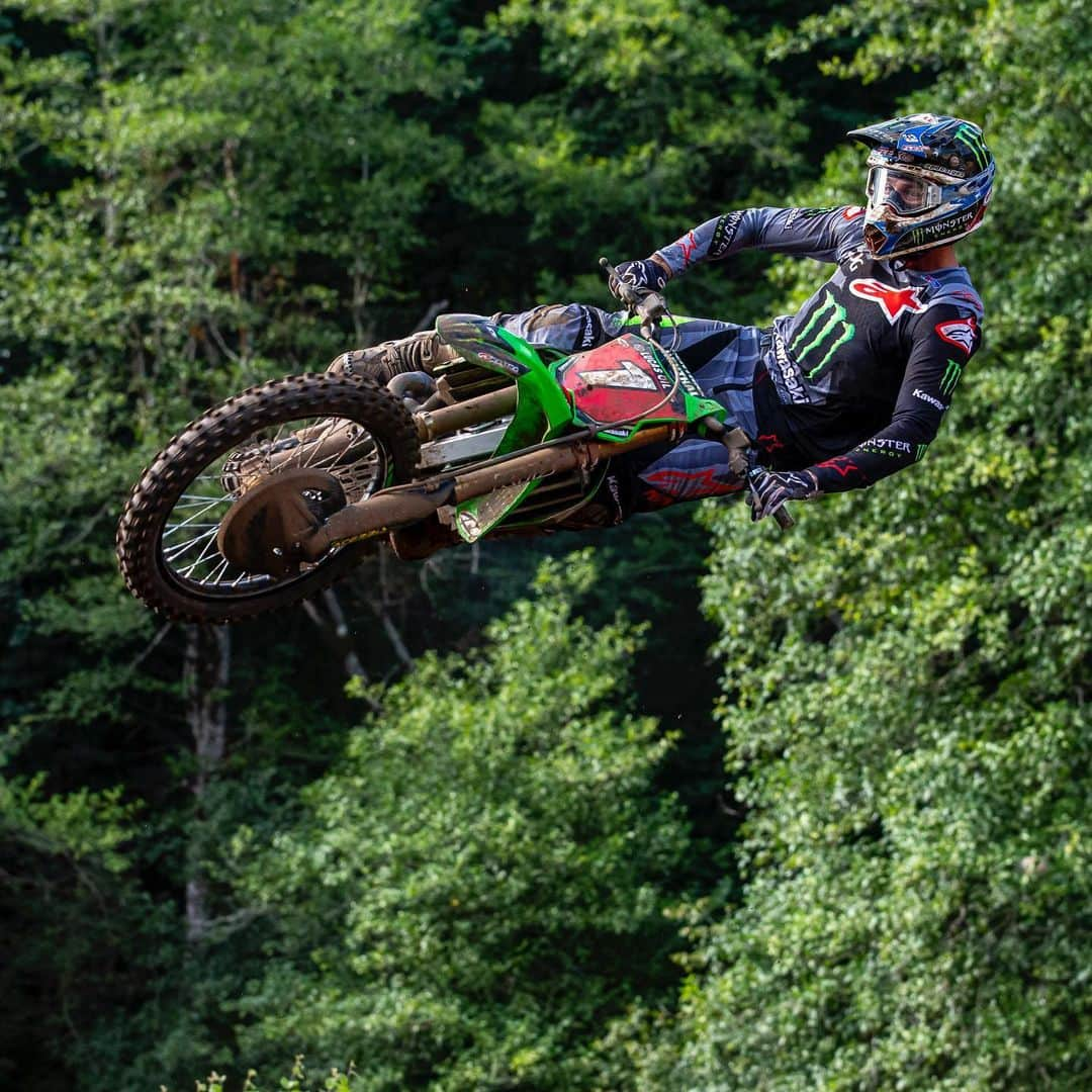 モンスターエナジーさんのインスタグラム写真 - (モンスターエナジーInstagram)「@elitomac had himself a 1-1 day at #WashougalMX over the weekend with numerous passes that put on a serious show 💥 ⠀⠀⠀⠀⠀⠀⠀⠀⠀ The weekend also included another #MonsterEnergy 250 podium sweep with @dylanferrandis going 1-1 atop the podium! ⠀⠀⠀⠀⠀⠀⠀⠀⠀ #Motocross #Moto #MX」7月30日 1時03分 - monsterenergy