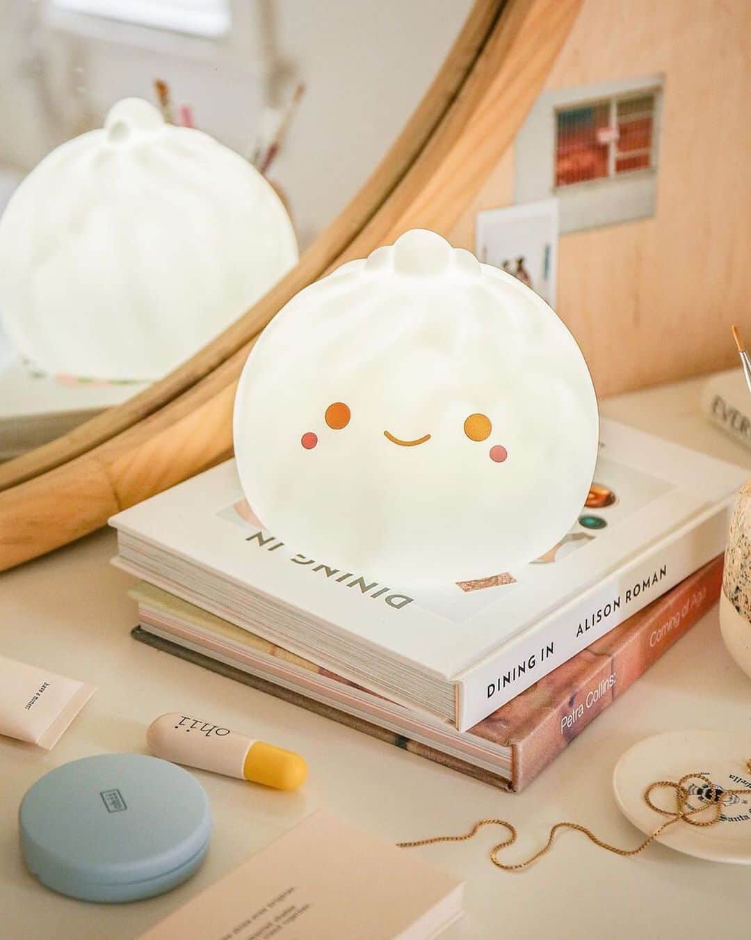 Urban Outfittersさんのインスタグラム写真 - (Urban OutfittersInstagram)「Here it is: the happiest lamp we've ever seen. #UOHome @UrbanOutfittersHome SKU: 48552475」7月30日 1時11分 - urbanoutfitters