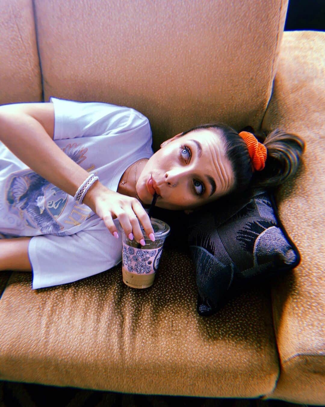 Hollister Co.さんのインスタグラム写真 - (Hollister Co.Instagram)「Hope your Monday's as chill as @_emmachamberlain's.」7月30日 1時14分 - hollister