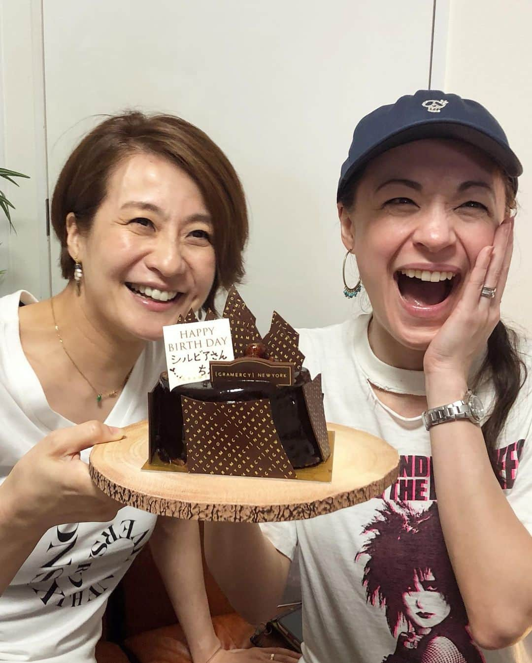 yuu sakuraiさんのインスタグラム写真 - (yuu sakuraiInstagram)「大切な方々のお誕生日に 作らせて頂く大事なお料理。 : 作っている時、 本当に幸せな気持ちをもらいます！ : また1年。最高の飛躍の年になりますように♪ : エンターテイメントを多くの方に届けメディアで活躍する 女性としていつまでも輝き続ける 私の憧れの先輩方☆ : 改めましていつもステキな時間をありがとうございます！ : happy birthday to you‼︎ : こんな出逢いを下さった @mk_kiku  プロデューサーの菊池さんに 感謝☆ :  #power #food  #happy  #smile #dream  #フードコーディネーター #食育インストラクター #テーブルコーディネーター  #東京 #鯖バーガー #coffee #instagood #tbt #art #style #love #fitness #life #healthy #鯖バーガー専門店 #38ism.  #おうちごはん #ハンバーグ #料理 #レシピ #時短料理」7月30日 1時29分 - food_yuu