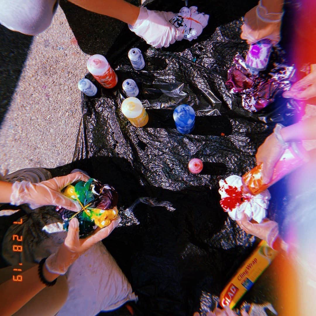 ショーン・エバリストのインスタグラム：「Big love to anyone that showed mL some summer time love at #11105 for the 7 years of the studio. ☀️🎨🌼👨🏼‍🎨 We’ve got another big one coming up later this year for our 10 years since the birth of the company but it’s important that we celebrate and honor the space we play in too. Cheers 🍻 #mLstudio #7yearsof11105」