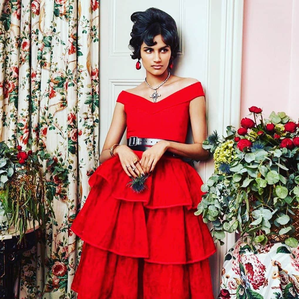 バトラー&ウィルソンさんのインスタグラム写真 - (バトラー&ウィルソンInstagram)「So amazing for #BUTLERANDWILSON to be featured on 4 pages of @vogueindia July issue 🇮🇳 Styled by @dhfranklin, shot by @luismonteirophotography 📸 Thank you Vogue India 🧡💚 • • #vogue #india #vogueindia #editorial #condenast #london #jewelry #photography #photoshoot #photographer #style #fashion」7月30日 1時45分 - butlerandwilson