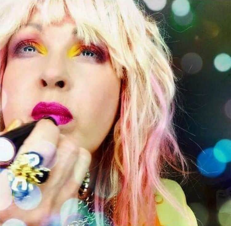 シンディ・ローパーさんのインスタグラム写真 - (シンディ・ローパーInstagram)「Happy #NationalLipstickDay! 💋」7月30日 2時00分 - cyndilauper