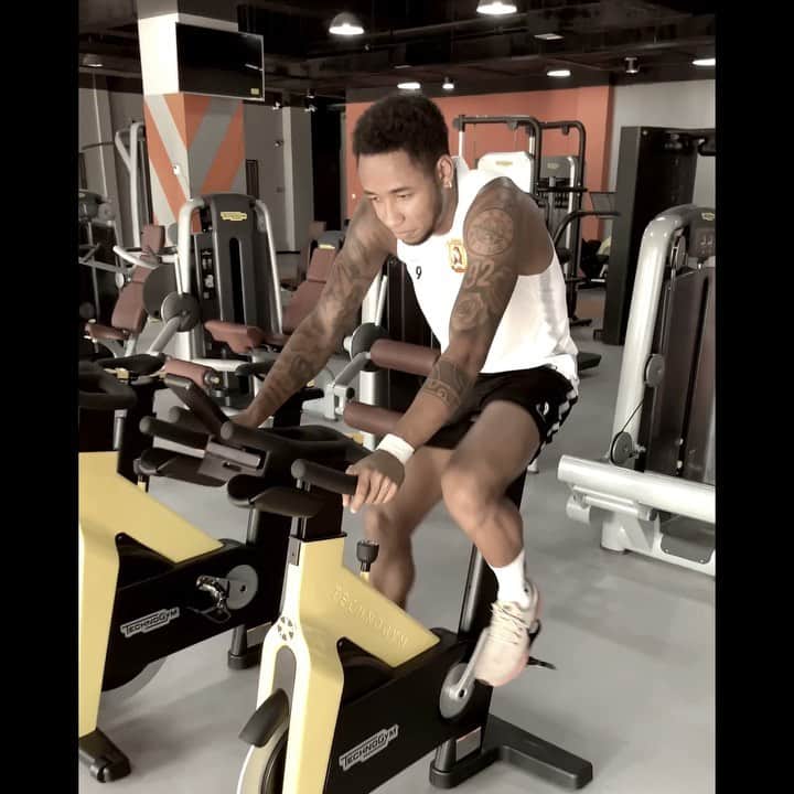ラファエル・ダ・シルバのインスタグラム：「Training! #RS9」