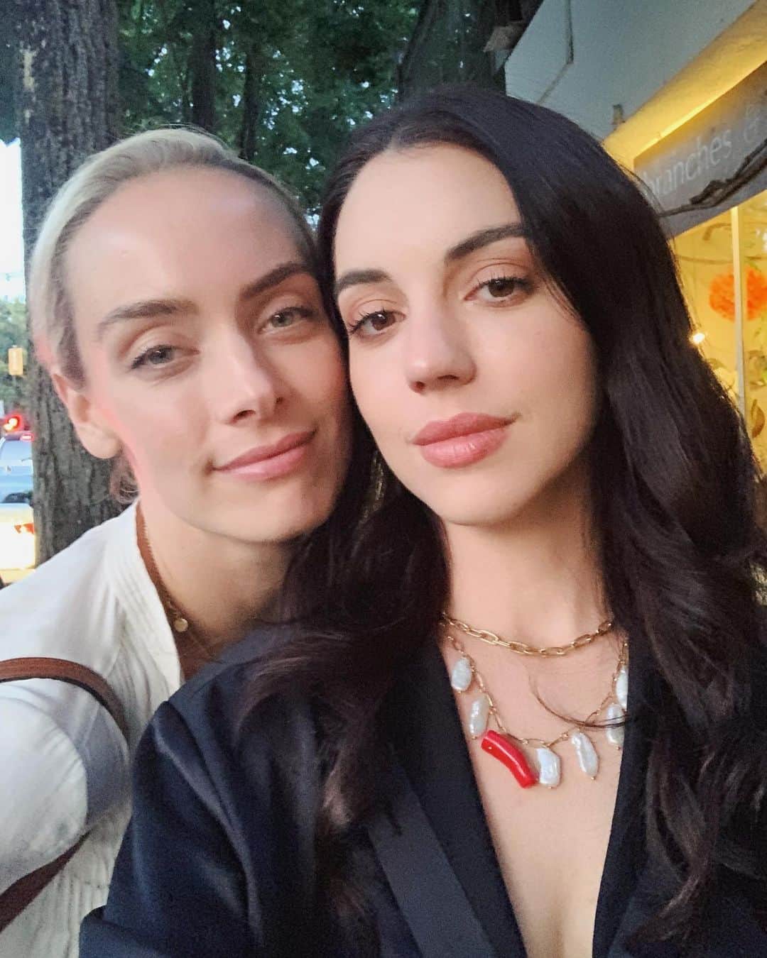 アデレード・ケインのインスタグラム：「My ♥️ @rachieskarsten」