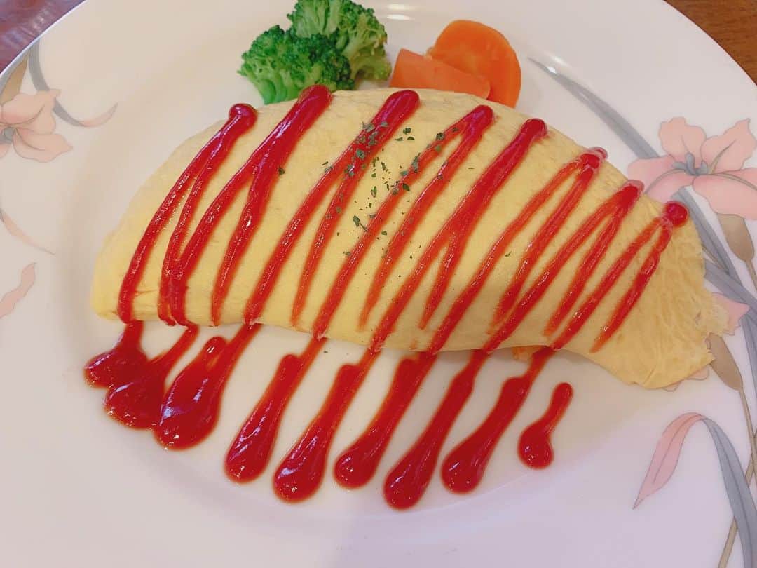 高橋愛さんのインスタグラム写真 - (高橋愛Instagram)「🍅💛ㅤㅤㅤㅤㅤㅤㅤㅤㅤㅤㅤㅤㅤ ㅤㅤㅤㅤㅤㅤㅤㅤㅤㅤㅤㅤㅤ 久しぶりに、昔ながらのオムライス食べました。」7月30日 1時56分 - i_am_takahashi