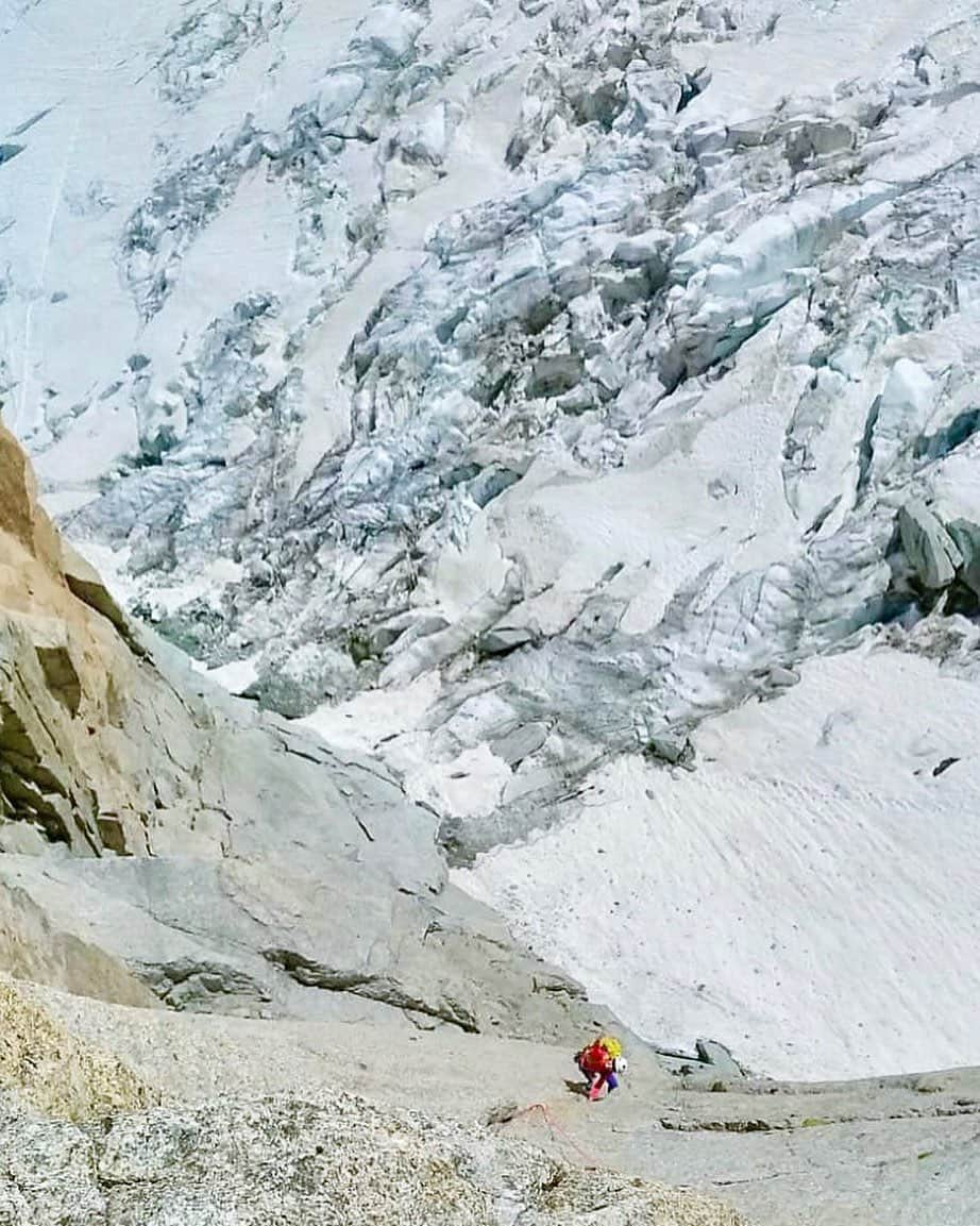 マチルド・ベセーラさんのインスタグラム写真 - (マチルド・ベセーラInstagram)「Si petite dans cette immensité de granite 🏔  Lost in a perfect granite ocean 🏔  @thenorthfaceuk | @arkose.climbing | @scarpafrance | @snap.climbing | @mytendon | @wildcountry_official | @cpa_performance | @hondateamvip  #neverstopexploring #alpineclimbing #mountaineering #instamountain #mountainlife #mountainaddict #alpes #naturelovers #mountains #mountainlovers #adventuregirl #climbing #climbinggirl #iloveclimbing #climbing_pictures_of_instagram #tradclimbing #torino #granite #adventuretime #climbingday #womenwhoclimb #womenwhoexplore #wanderwomeninc #alpinebabes #tiedtobefree #pureclimbing」7月30日 2時02分 - mathildebecerra