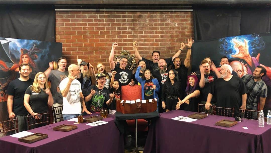 カイル・ニューマンさんのインスタグラム写真 - (カイル・ニューマンInstagram)「Gaming to honor the greats —and the wonderful charity @extralife4kids! What an amazing day. Thanks to the legendary @lukegygax for including me. It was a joy to play with some of the greatest players (and dungeon masters) on earth — @matthewmercervo @matthew_colville @deborahannwoll @stormzeye @ericremyjordan 🙌🏻#foundersandlegends #dnd #dungeonsanddragons #rpg #tabletop #charity #extralifeforkids @gary.con」7月30日 2時07分 - kyle_newman