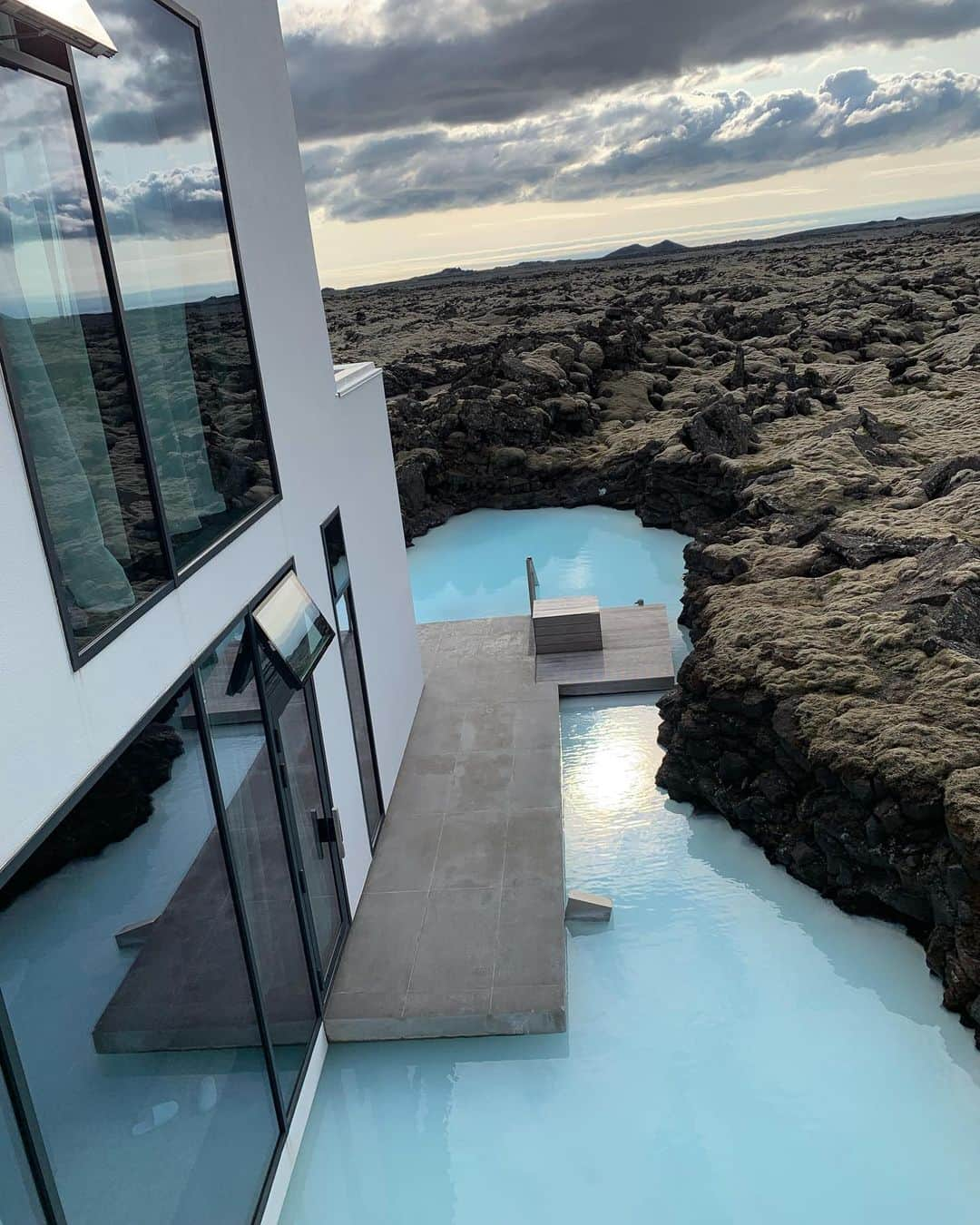 ニコラ・ジェスキエールさんのインスタグラム写真 - (ニコラ・ジェスキエールInstagram)「Stunning Iceland 🇮🇸💙」7月30日 2時32分 - nicolasghesquiere