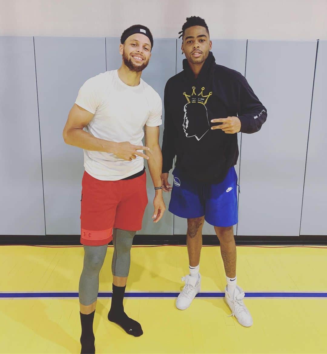 デアンジェロ・ラッセルのインスタグラム：「Got better today #WARRIORS」