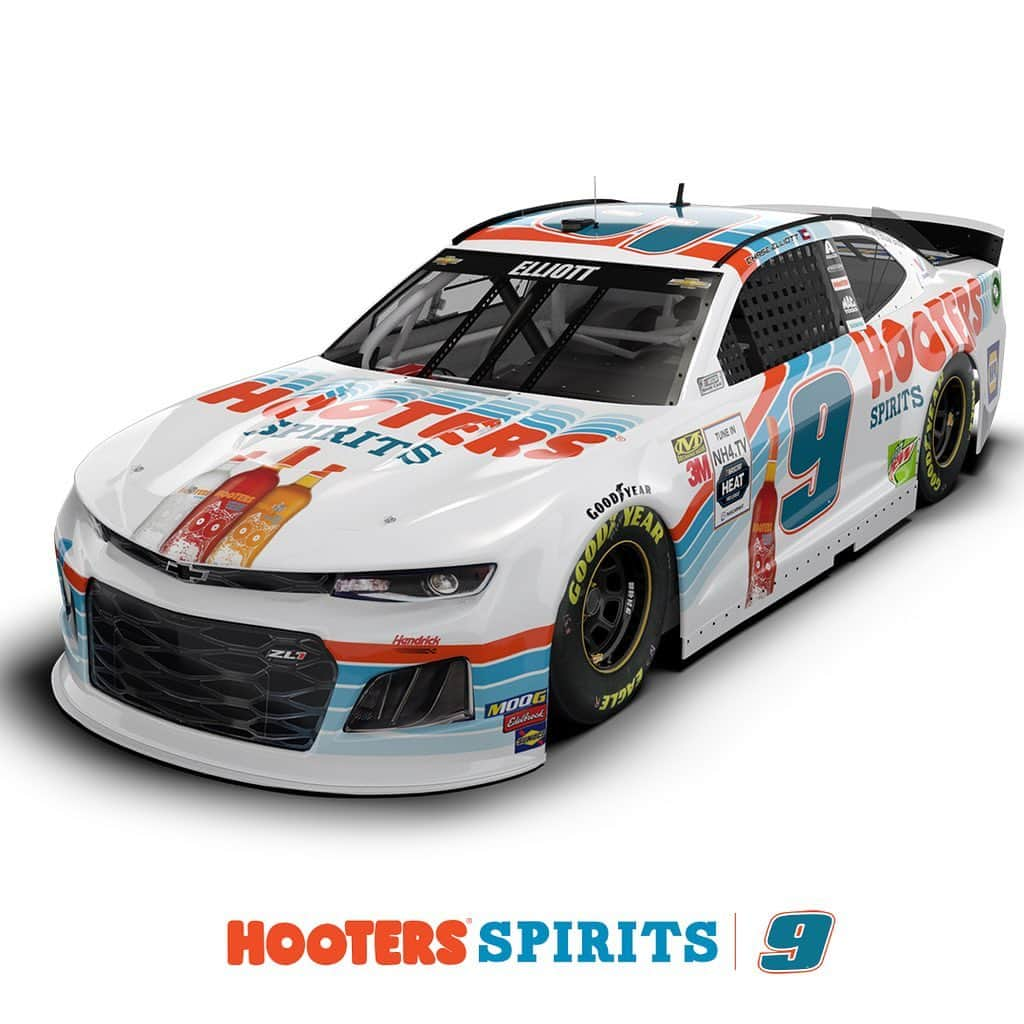 Hootersさんのインスタグラム写真 - (HootersInstagram)「What goes together like our Original Style Wings and an ice-cold drink? How about debut of the No. 9 @HootersSpirits Chevy ZL1 and its driver @chaseelliott? See them together at @BMSUpdates on August 17!  #HootersSpirits」7月30日 3時01分 - hooters