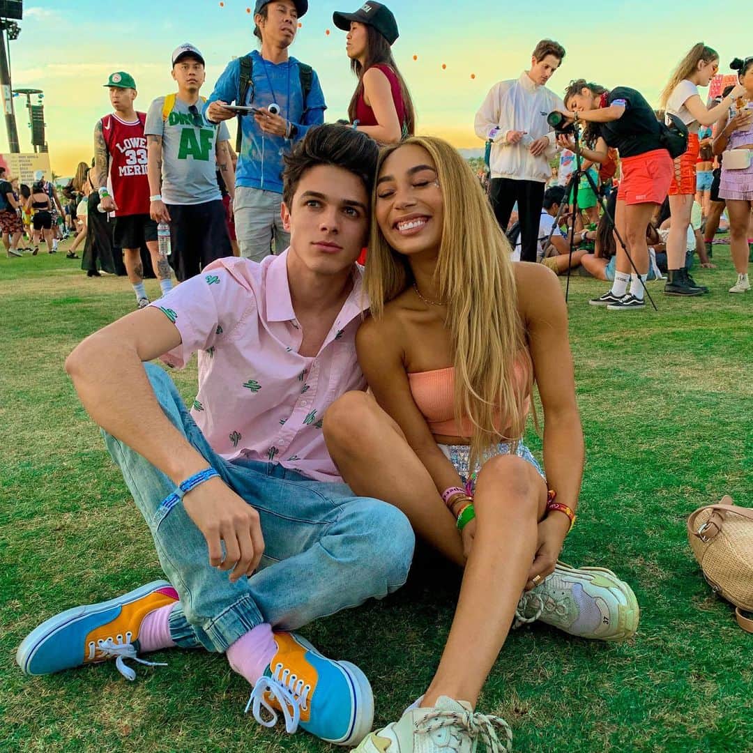 Brent Riveraさんのインスタグラム写真 - (Brent RiveraInstagram)「Happy birthday to my best friend, you’re literally always there for me and you make me laugh until my cheeks hurt, love ya eva❤️」7月30日 2時55分 - brentrivera